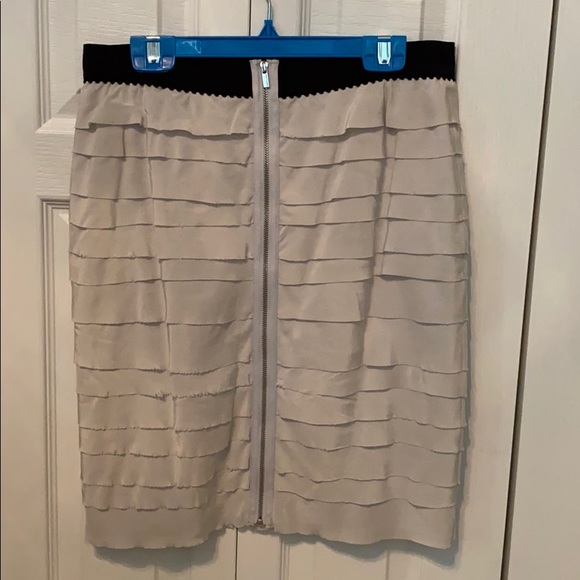 BCBG 100% silk layered skirt - Picture 3 of 5